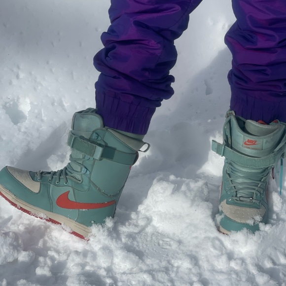 Stylish and comfortable vintage Nike snowboarding boots. Size 8 for woman/25cms - Picture 3 of 9